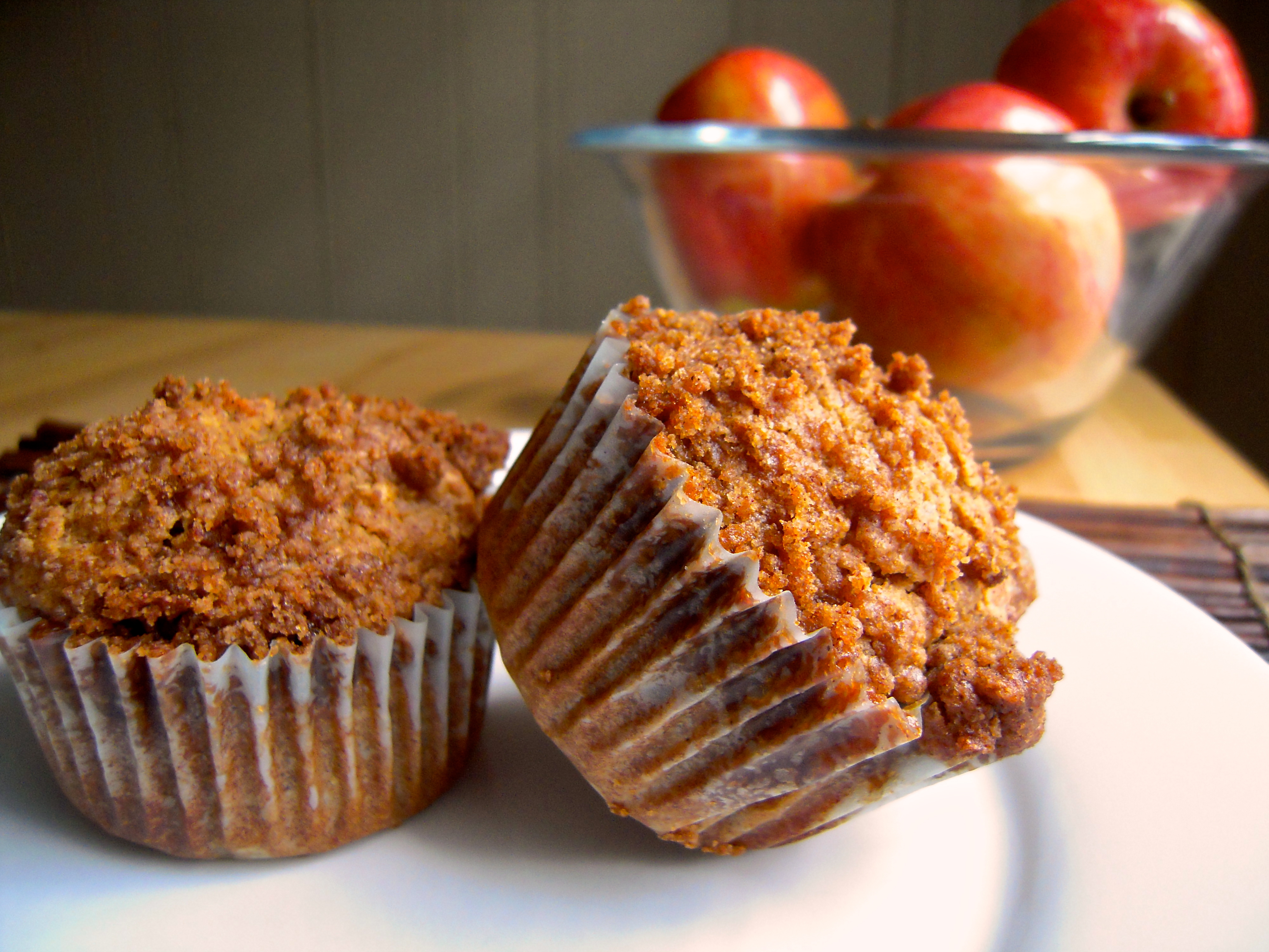 Apple Streusel Muffins – The Newlywed Chefs