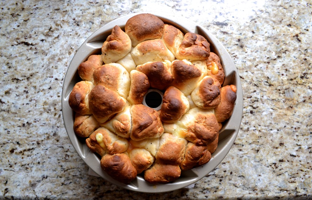 Pull Apart Pizza Bread The Newlywed Chefs